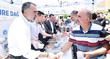 Vani Mehmet Camii Önünde Anlamlı Buluşma