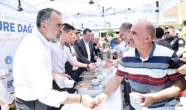 Vani Mehmet Camii Önünde Anlamlı Buluşma
