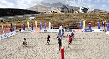 Voleybol tutkunları Kayseri Erciyes'te buluşacak
