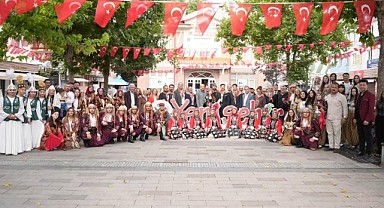 Yenişehir Sokaklarında Mehterli Düğün Alayı
